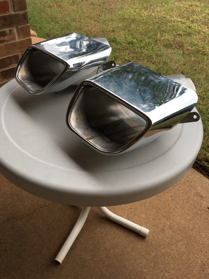 Jeep Cherokee Limited 2022 v6 3,2 L puntas de escape/fascia/difusor Mopar68388822AA Foto 3 de 4