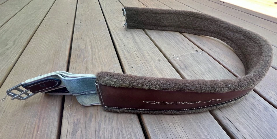 Cintura de exhibición de cuero cosido elegante Beval de 50" con piel de oveja Foto 4 de 4