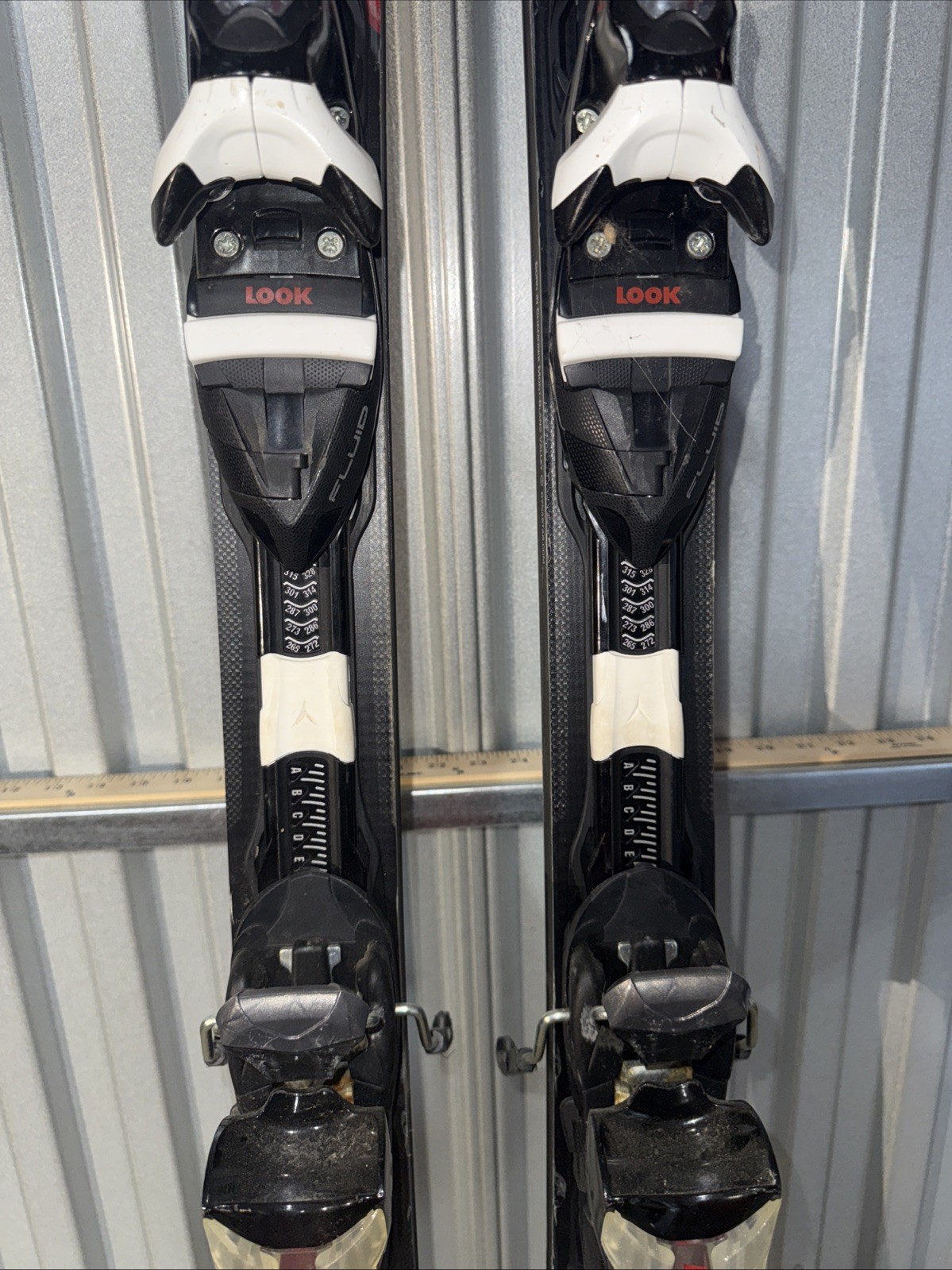 Dynastar Speed 72 Carbon Skis 162cm w/ Look Fluid Bindings-All Mountain Carving
