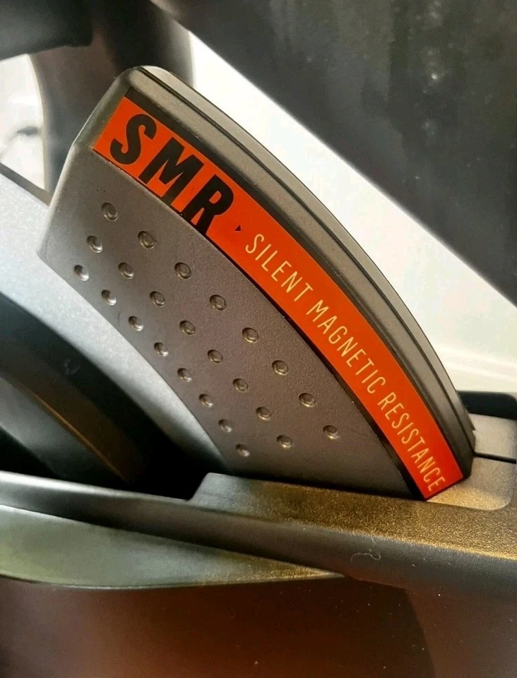 Bicicleta estática de estudio NordicTrack S22i de segunda mano Foto 3 de 4