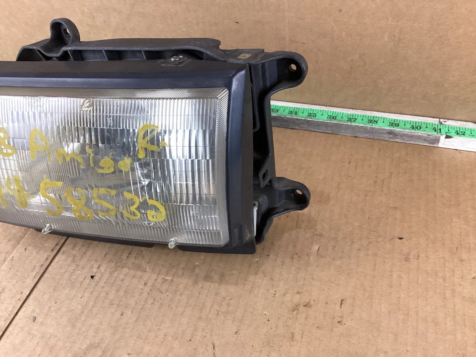 1998 - 1999 Isuzu Amigo Front Left Driver Side Headlight Assembly - Image 3 of 4