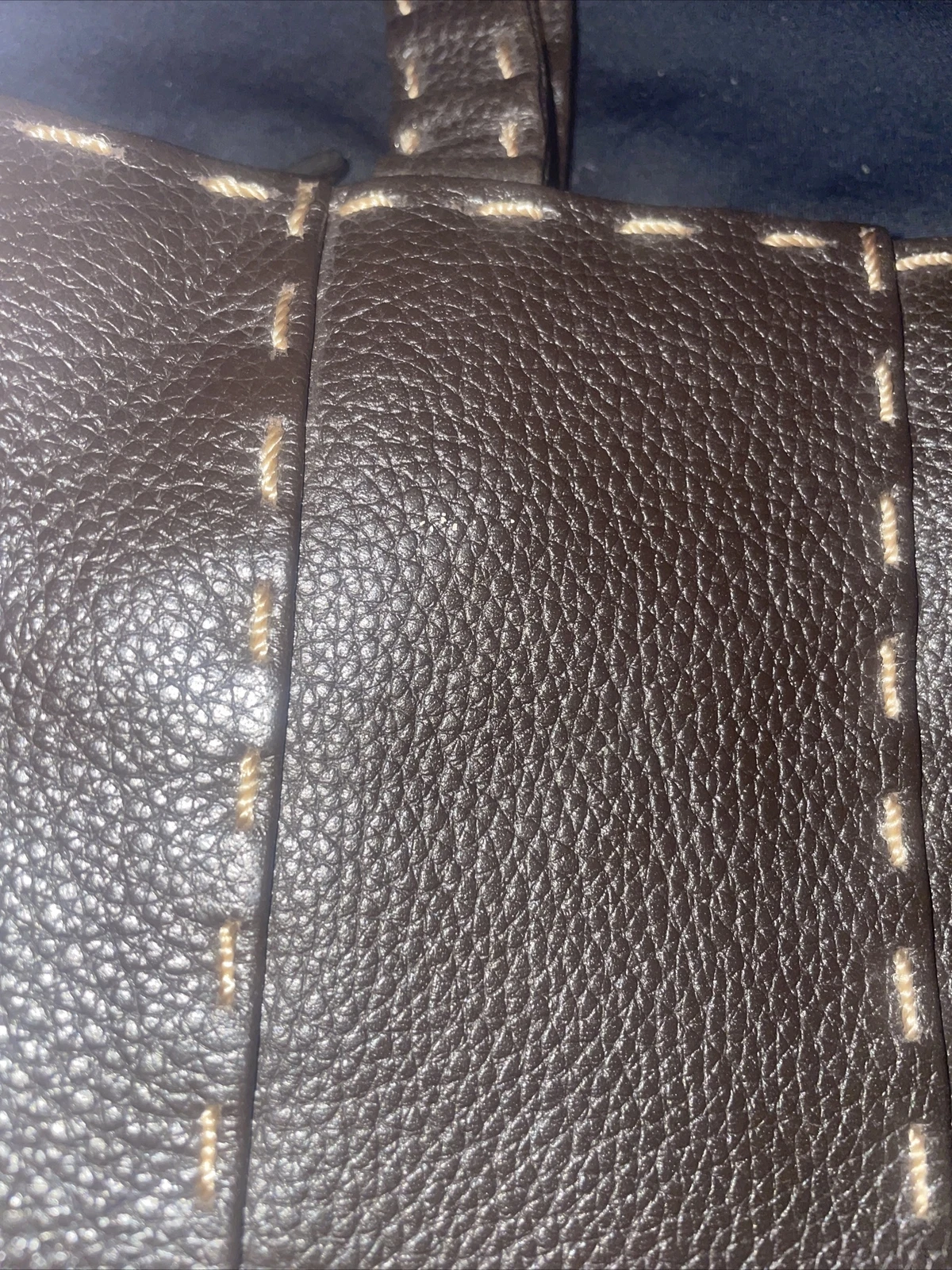 Borsa a tracolla The Sak Elliott Lucca in pelle marrone con cuciture abbronzate