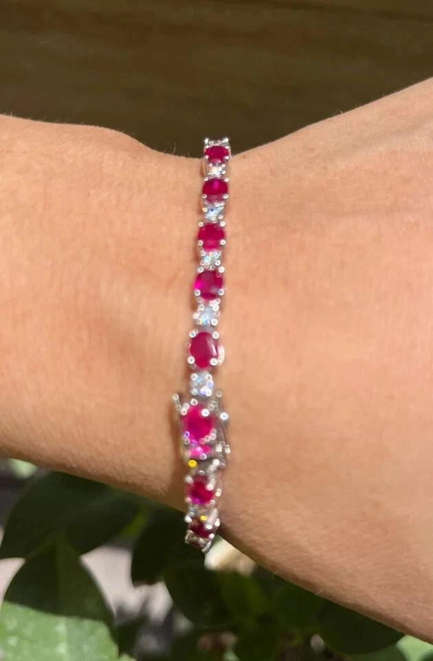Express yourself in 9.48Ct Round Natural Ruby Diamond bracelet in 9K White Gold - Image 2 of 4