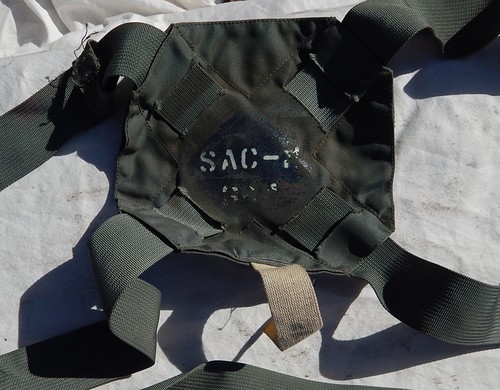 Guerra de Vietnam USAF SAC piloto y tripulación LPU-2/P vejiga naranja preservativo vital para axilas - Imagen 3 de 8