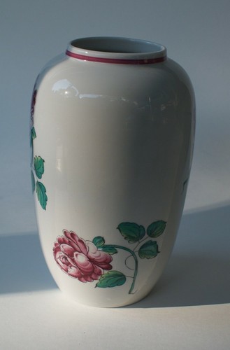 'Strasbourg Flowers' for Tiffany & Co Ceramic Vase Discontinued - Picture 2 of 3