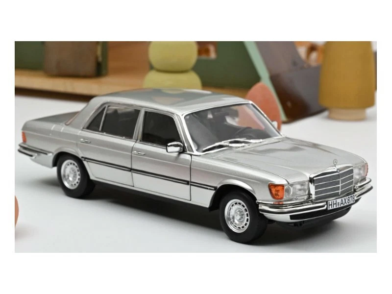 MB Mercedes Benz 450 SEL 6.9 - 1976 - silver - Norev 1:18 - Immagine 3 di 4