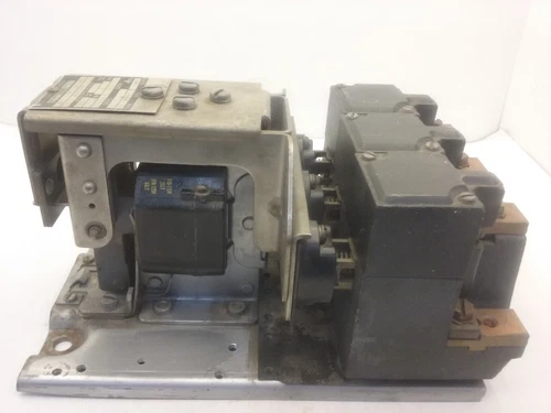 SQUARE D 8536-F0-1-S4 MOTOR STARTER CONTACTOR 115-220V SIZE 4