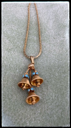 Faux Turquoise Rhinestones Gold Textured Bells Pendant Serpentine Necklace - Picture 4 of 6