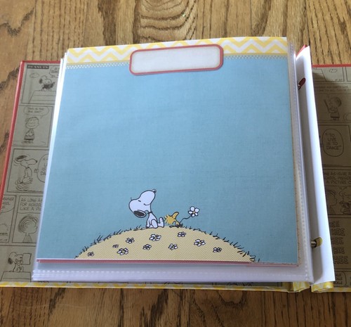 HAPPINESS IS EVERYWHERE Hallmark Peanuts SNOOPY album fotografico album - Foto 8 di 10