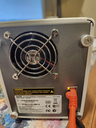 ZYXEL NSA-220 DUAL SATA NAS Includes 2 500gb Drives - Picture 3 of 6