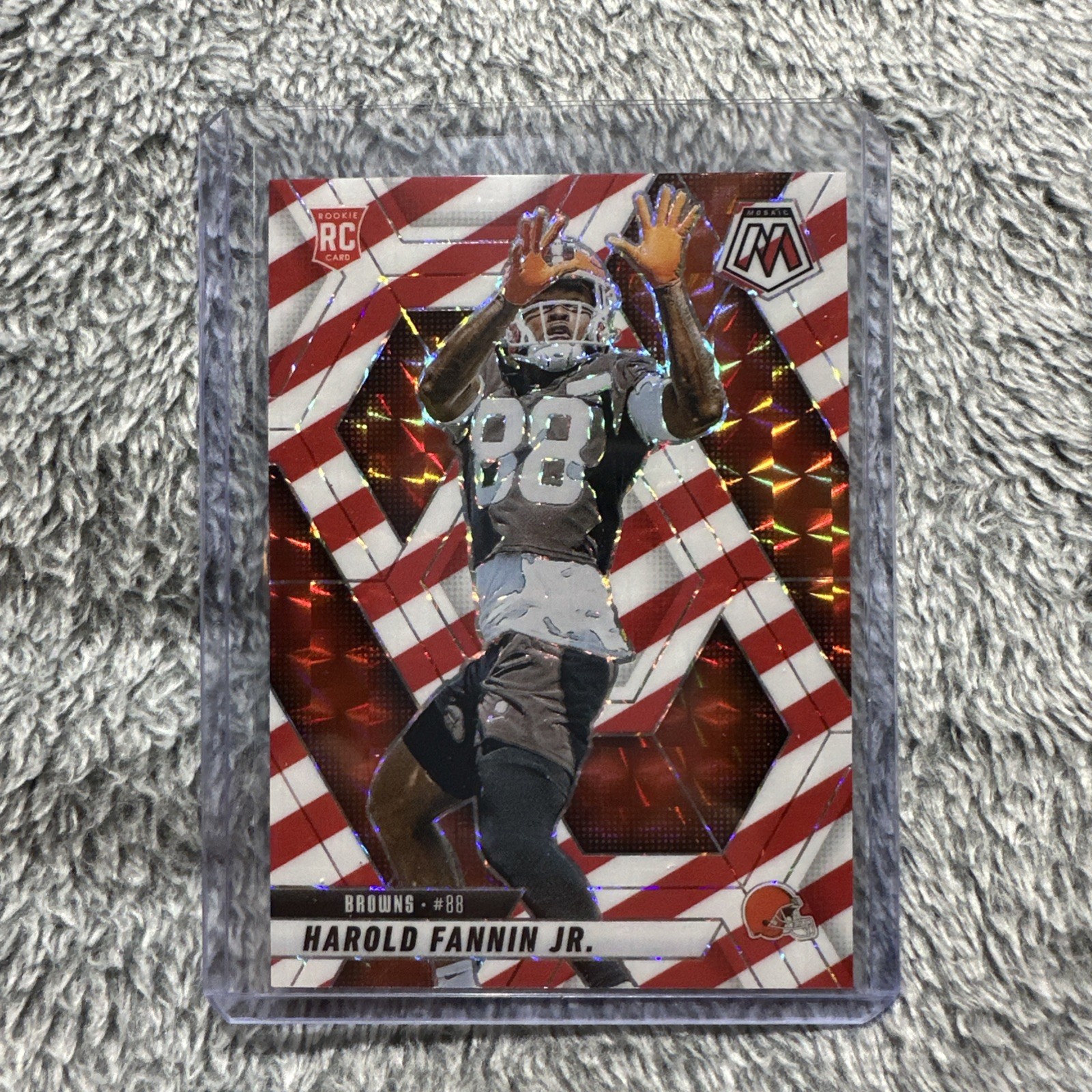 2025 Mosaic Football #384 Harold Fannin Jr. Red and White Stripe RC