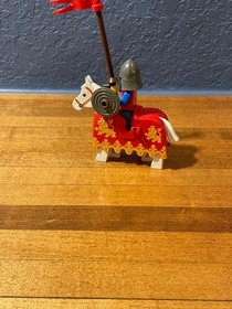 Lego - Lion Knights  - 6039 - Twin-Arm Launcher - 100% Complete - Instructions