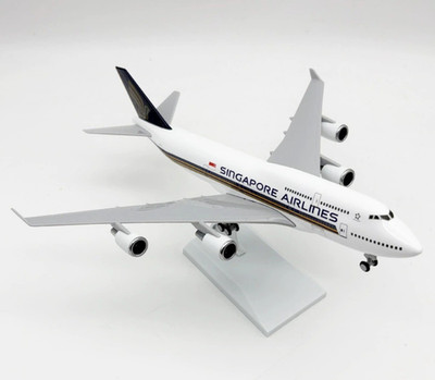 30CM SINGAPORE AIRLINES BOEING 747-400 Plane Landing Gear  Resin Aircraft Model
