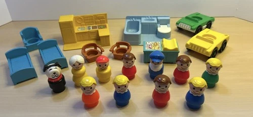 VTG FISHER PRICE LITTLE PEOPLE LOT; FIGURES FURNITURE VEHICLES BATHROOM KITCHEN