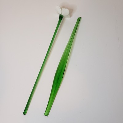 19'' Hand Blown Art Glass Long Stem Open White Rose Flower And Leaf Lot Of 2