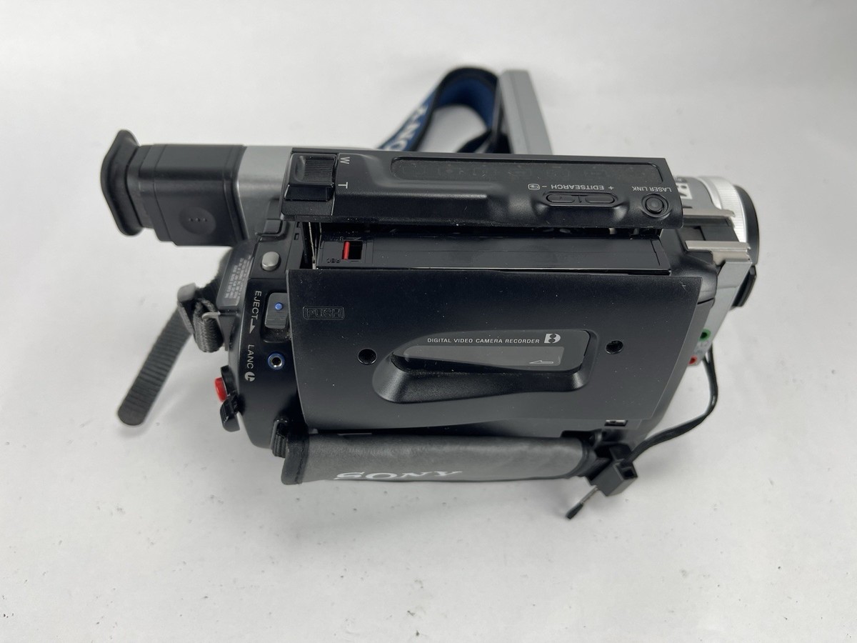 ② SONY　DCR-TRV310　Digital8　8mm対応　セット Sony Handycam DCR-TRV310 NTSC Digital 8 Camcorder Bundle