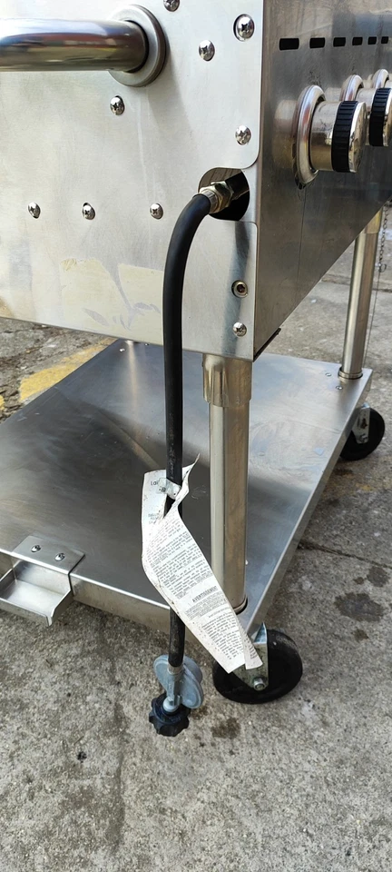 Parrilla exterior propano líquido de acero inoxidable Backyard Pro LPG30 30 pulgadas Foto 4 de 4