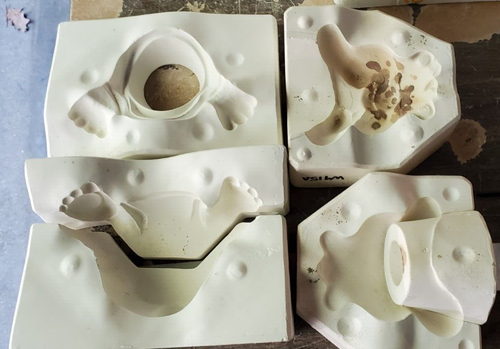 W415 A & B Western Frog ceramic mold vintage 1984 has issue with stains