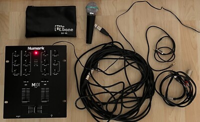 Numark M101 USB 2-Kanal-Mixer + Mikrofon-Set