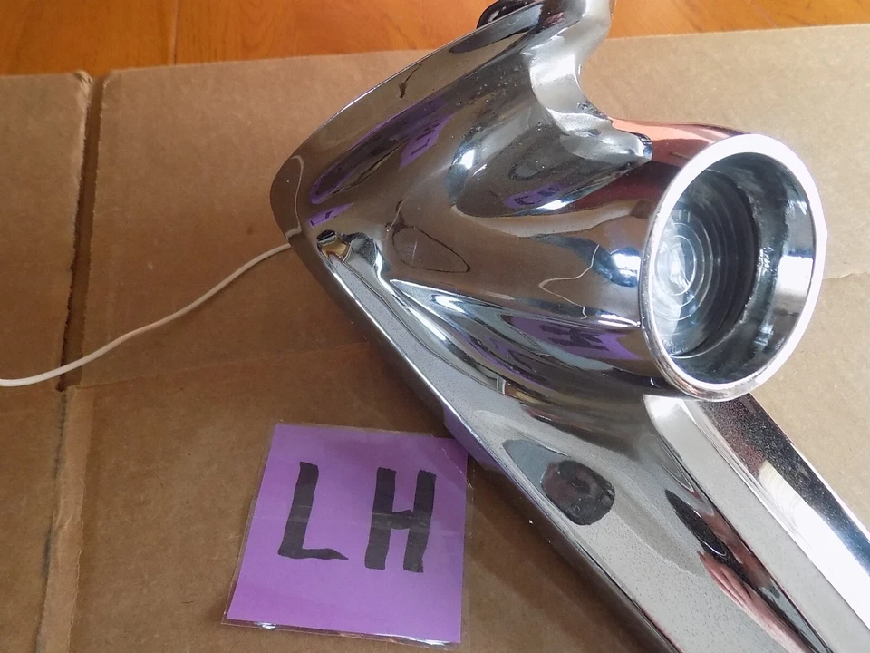 Chrysler Windsor LH 1961 cromo aleta trasera moldura retroceso luz montaje bombilla Foto 4 de 4