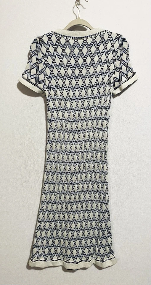 Vestido Suéter Barneys New York Taste Lujo Humor Mujer Mediano Geo Estampado Midi Foto 4 de 4