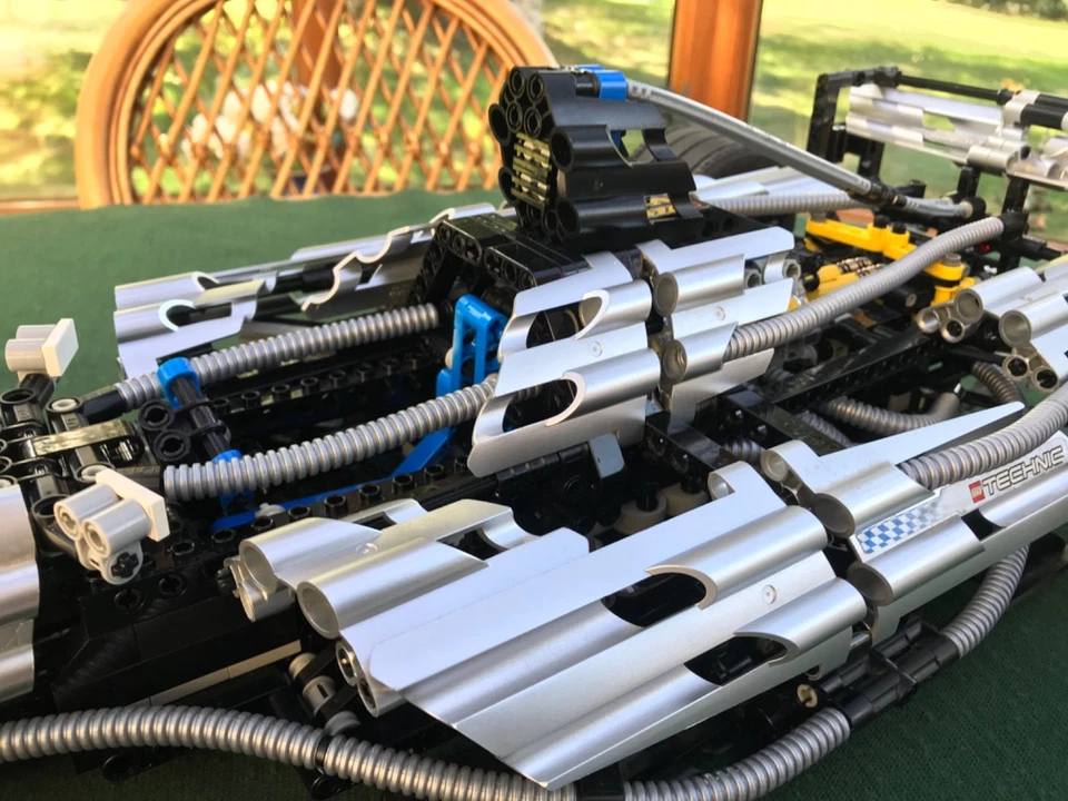 LEGO Technic 8458 Silver Champion, photo 3 of 5