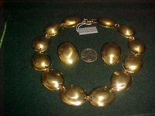 GIVENCHY BIJOUX NEW VINTAGE GOLDTONE NECKLACE TORTUS SHELL &CLIP ON EARRINGS #51