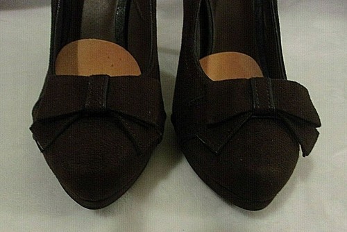 LIMELIGHT DARK BROWN FAUX SUEDE PUMPS w/BOWS and 4-3/8" HEELS - CAPRICE - US 8.5 - Picture 4 of 9