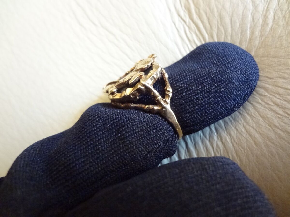 VINTAGE 10K YELLOW GOLD BLACK ONYX MICKEY MOUSE RING-NICE VINTAGE 10K YELLOW GOLD BLACK ONYX MICKEY MOUSE RING-NICE