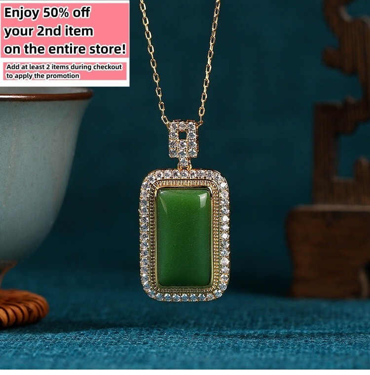 ♡ Green Jade Crystal Pendant Necklace Charm 18K Gold Plated
