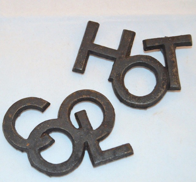 Vtg Cast Iron Hot & Cool Trivets Footed 4" Kitchen Wall Decor Black