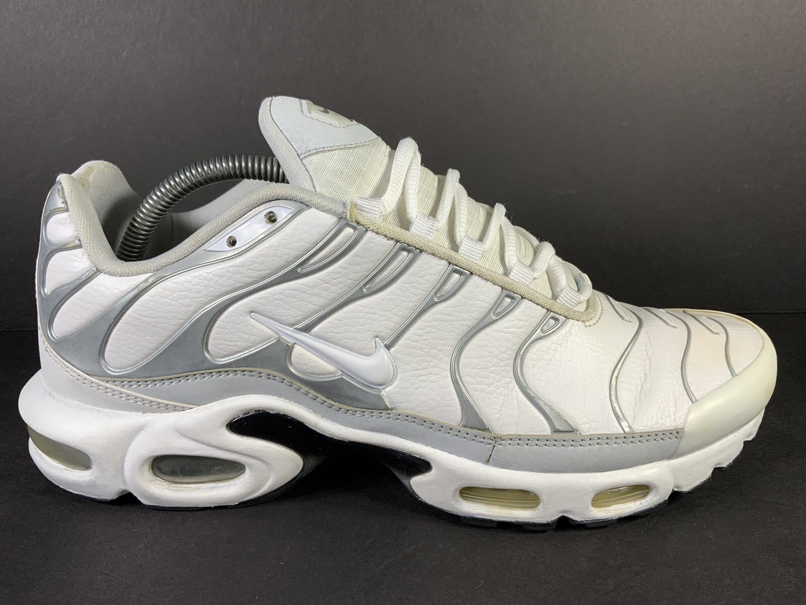 junior white tns
