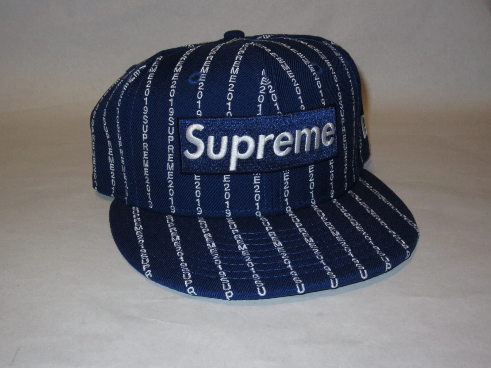 SUPREME x New Era boîte à rayures texte logo chapeau casquette BLEU ROYAL 7 1/8 NEUF ! S/S 2019