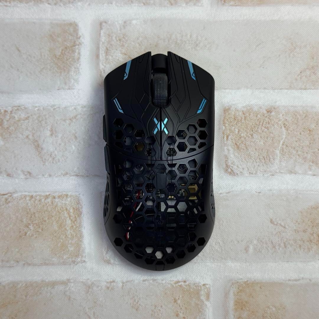 Finalmouse UltralightX Phantom lion (M) Wireless from Japan