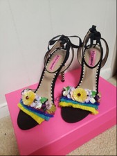 NiB Betsey Johnson heels