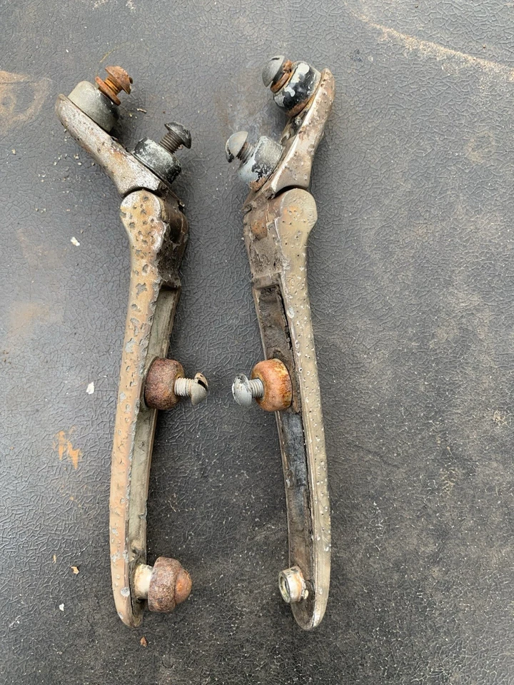 Chevrolet 1938 bisagras de maletero capó adorno emblema trasero herrajes OEM Foto 3 de 4