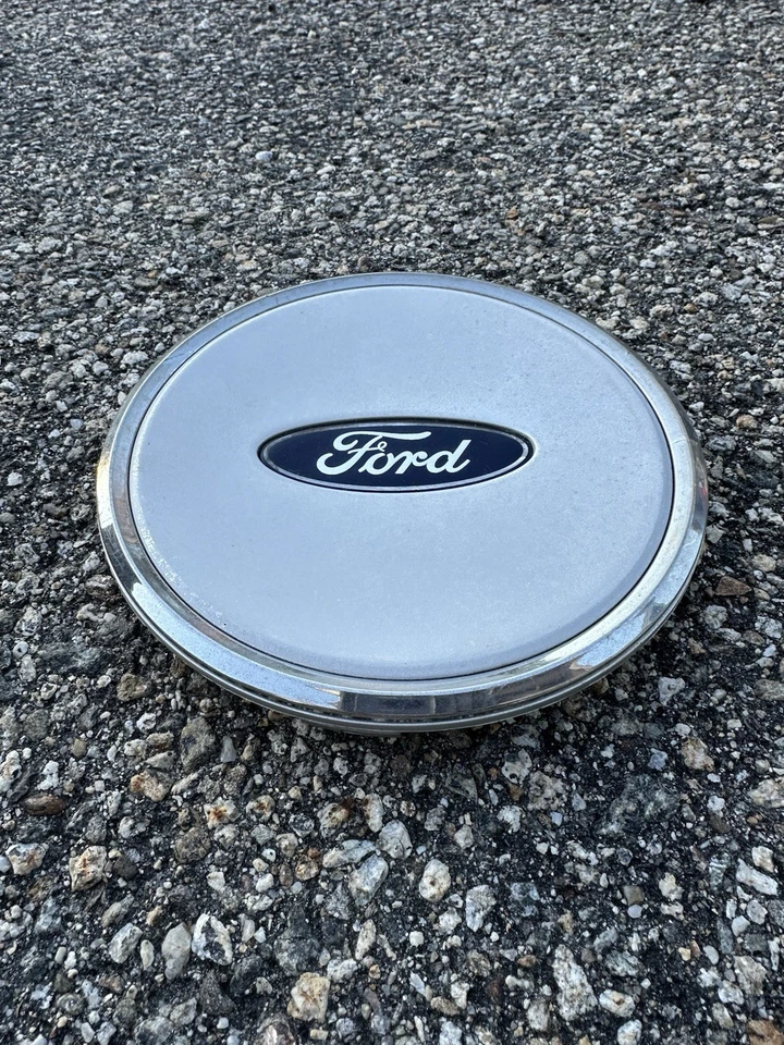 03-08 Ford Crown Victoria 16” 2 Piezas Tapacubos Tapacubos P71 Policía 3W73-1141-BA Foto 2 de 4