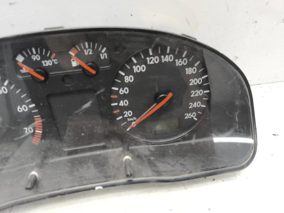 Volkswagen PASSAT B5 1.8i 1997 LHD Strumento Di Misura Tachimetro 3B0919861BX Foto 2 de 4