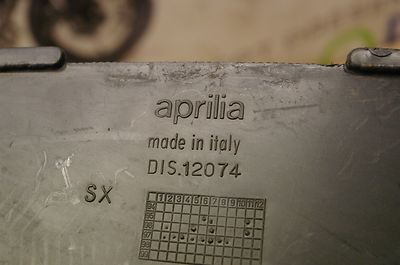 E3. Aprilia Leonardo 125 Fairing Right Left Side Panel Maintenance