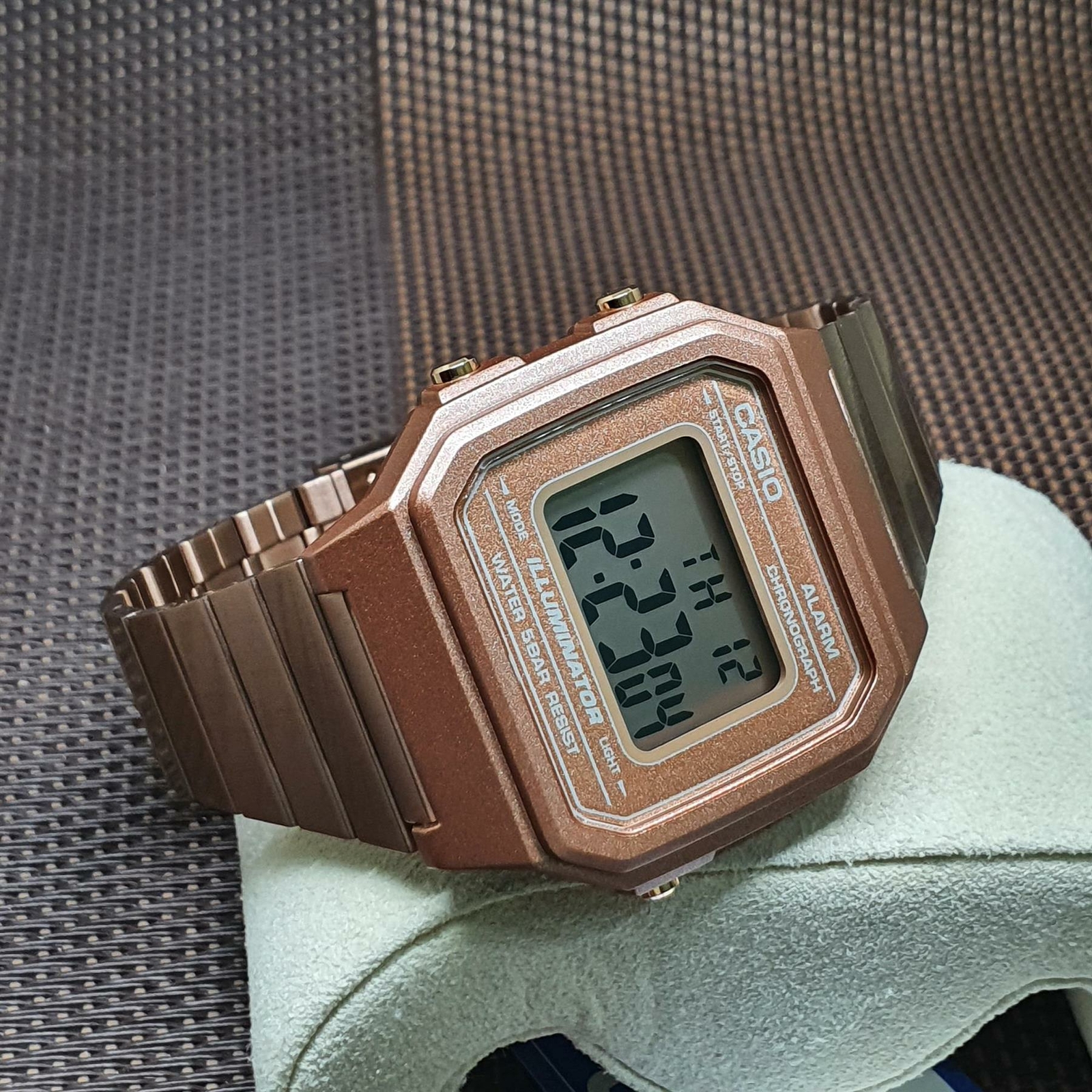 Casio B650WC-5A Vintage Retro Rose Gold Ion Plated Stainless Steel Band ...