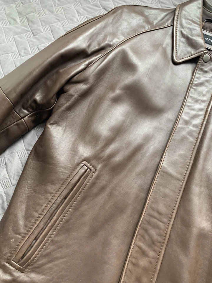 Chaqueta estilo bombardero Alfani 100 % cuero genuino para hombre - talla mediana Foto 4 de 4