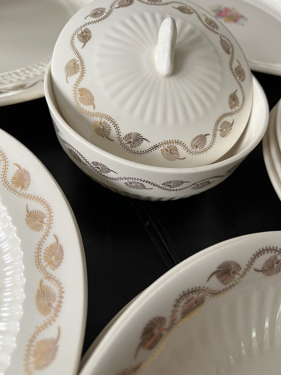 41 Pc Vintage Royal China Floral 22k Gold Absolutely