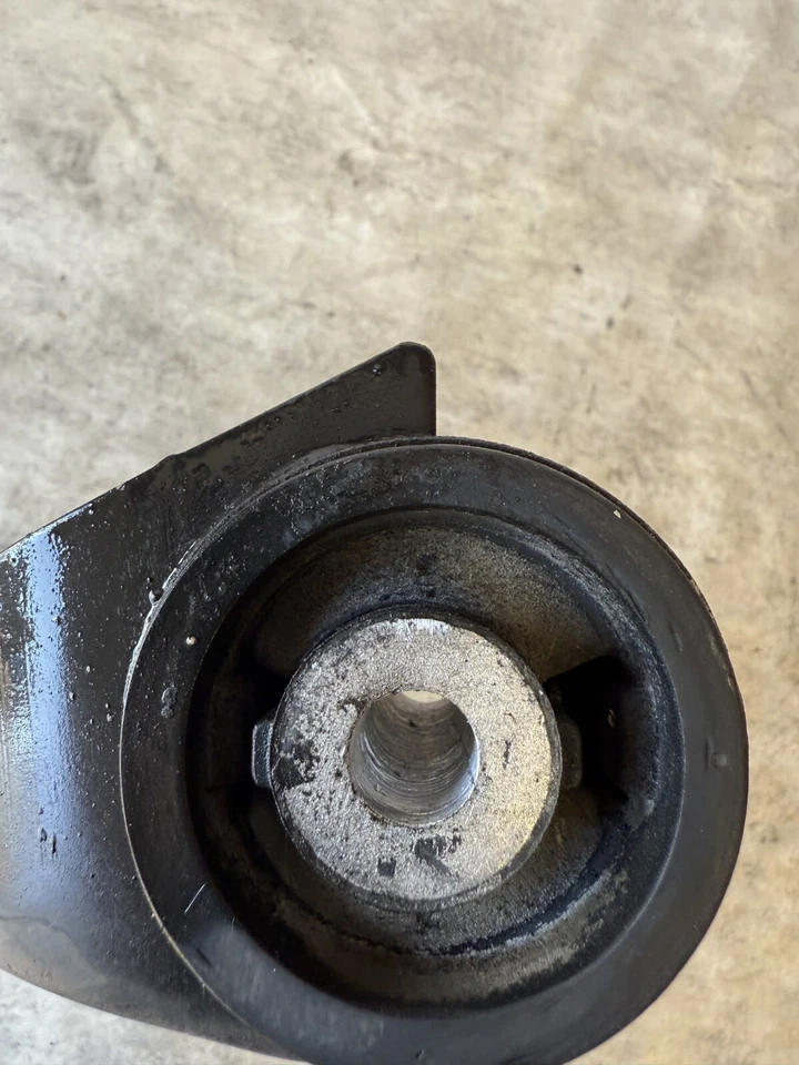 Brazo de control inferior trasero izquierdo del lado del conductor Audi Q7 2007-2015 OEM Foto 3 de 4