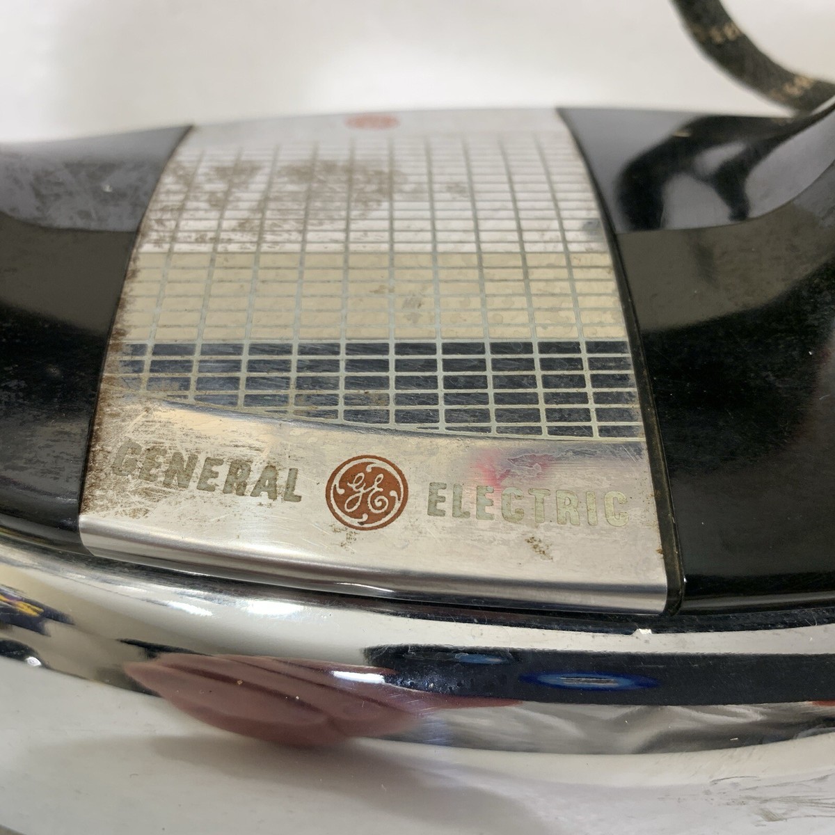 VINTAGE GE GENERAL ELECTRIC STEAM AND DRY IRON 76F60 1100 Watts