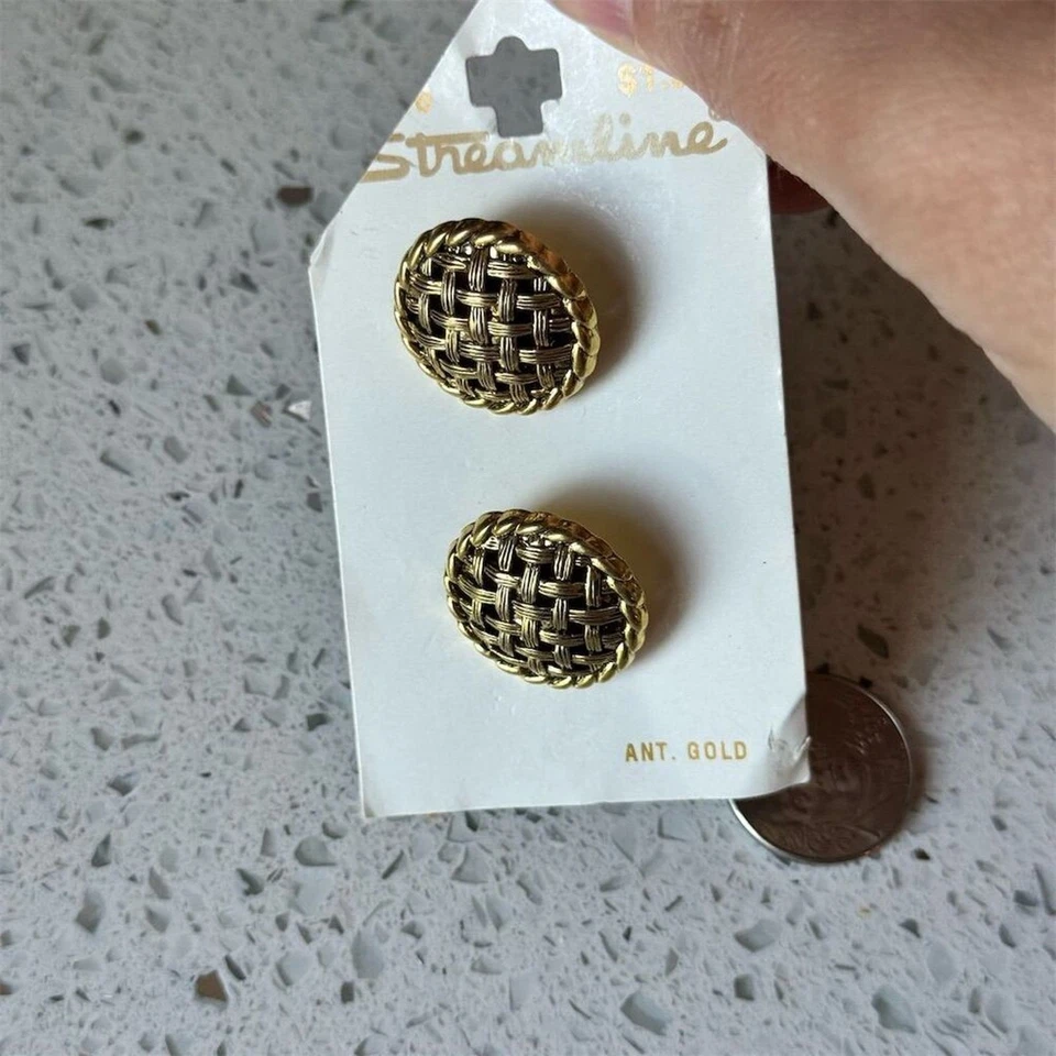 Vintage 1970s Streamline Round Shank 7/8in Buttons On Card Antique Gold Set of 2 - Image 3 of 4