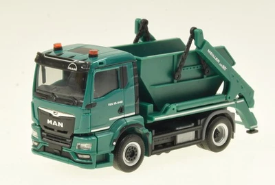 Herpa 1:87 / 957489 MAN TGS Absetzkipper AK12 grün - Bild 1 von 3