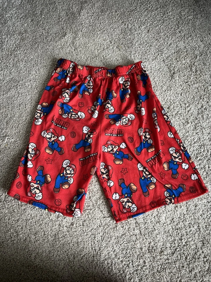 Lote de dos pantalones cortos de videojuegos Fortnite Llama/Mario para niños Foto 2 de 4
