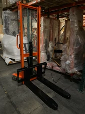 APOLLOLIFT Used 2200lbs Hydraulic Manual Pallet Stacker Fixed Leg Walkie Stacker