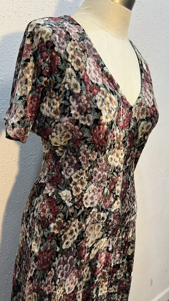 Vestido maxi vintage anos 90 nostalgia floral cigano veludo gótico elegante romântico médio - Imagem 3 de 4