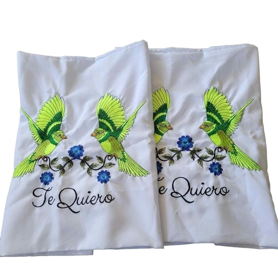 Juego de 2 fundas de almohada bordadas a mano Love Birds Te Quiero para él y ella Foto 2 de 4
